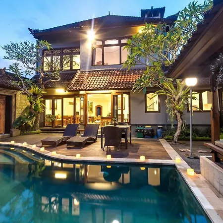 Amaryllis Kedewatan Villa